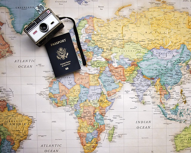 cestovní pas na mapě